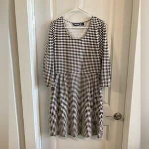 Lands' End Black and White A-Line Long Sleeve Dress
